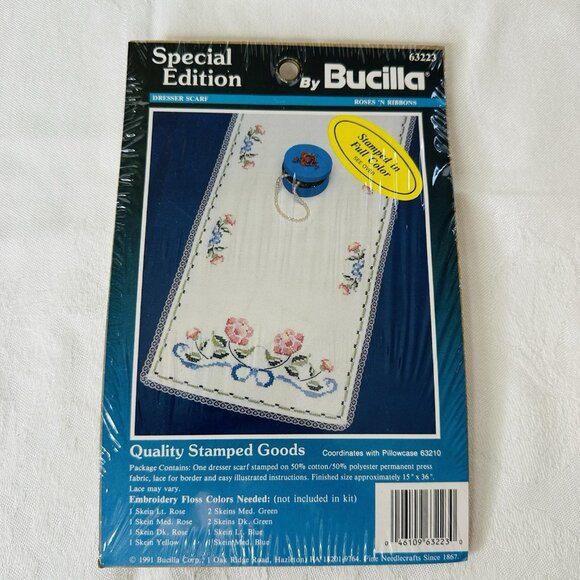 Bucilla Dresser Scarf Spec Ed 63223 Roses & Ribbons Stamped Fabric Lace Cottage - Picture 1 of 2